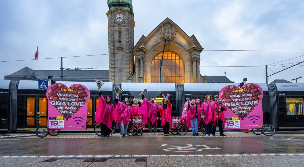 L'équipe Eltrona et CD PUB à la gare de Luxembourg
